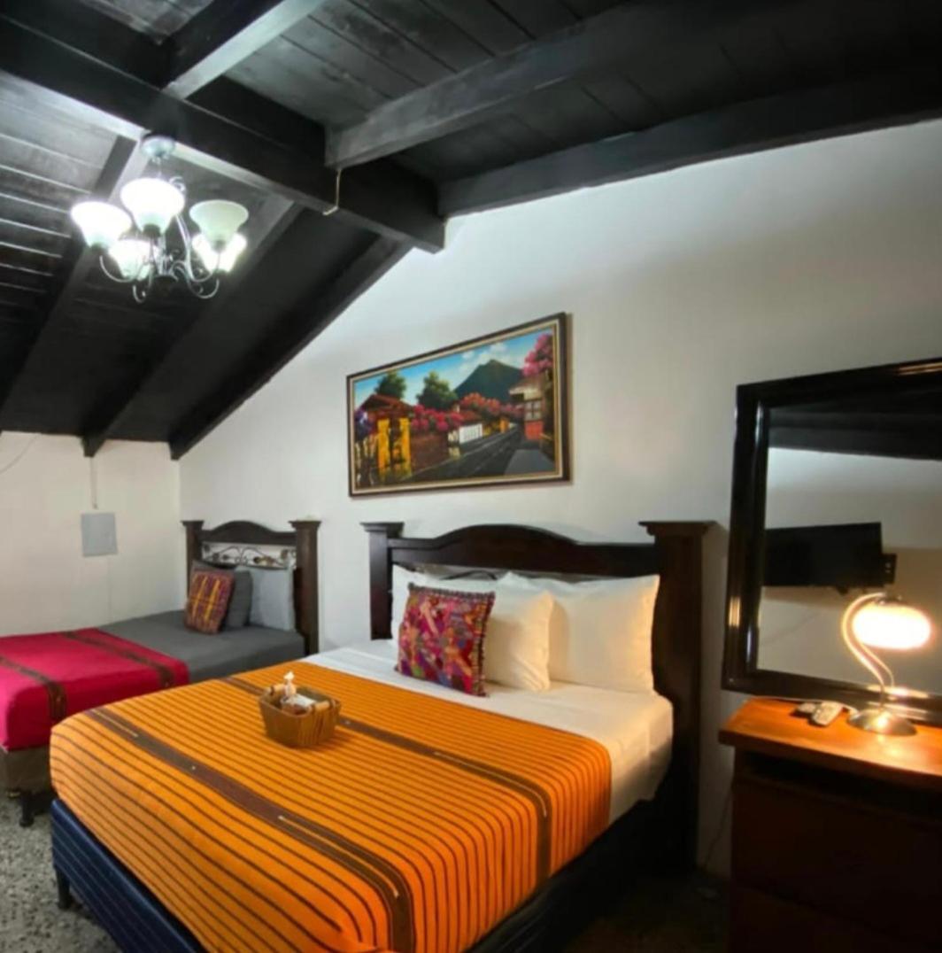 Casa Santiago Son Hotel Antigua Exterior photo